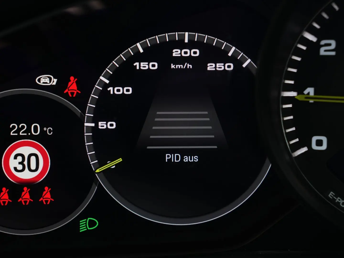 E-Hybrid Coupé  INNODRIVE-ACC-LUFTF.-PANO-BOSE