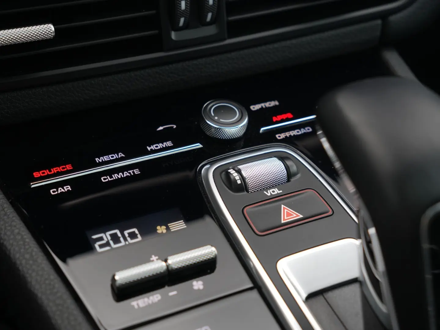 E-Hybrid Coupé  INNODRIVE-ACC-LUFTF.-PANO-BOSE