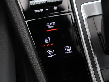 E-Hybrid Coupé  INNODRIVE-ACC-LUFTF.-PANO-BOSE
