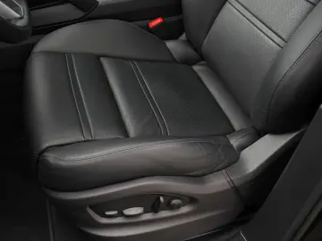 E-Hybrid Coupé  INNODRIVE-ACC-LUFTF.-PANO-BOSE