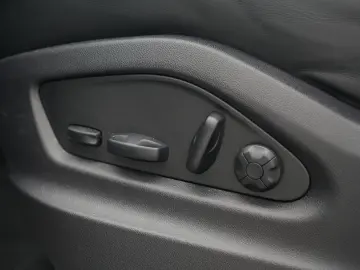 E-Hybrid Coupé  INNODRIVE-ACC-LUFTF.-PANO-BOSE