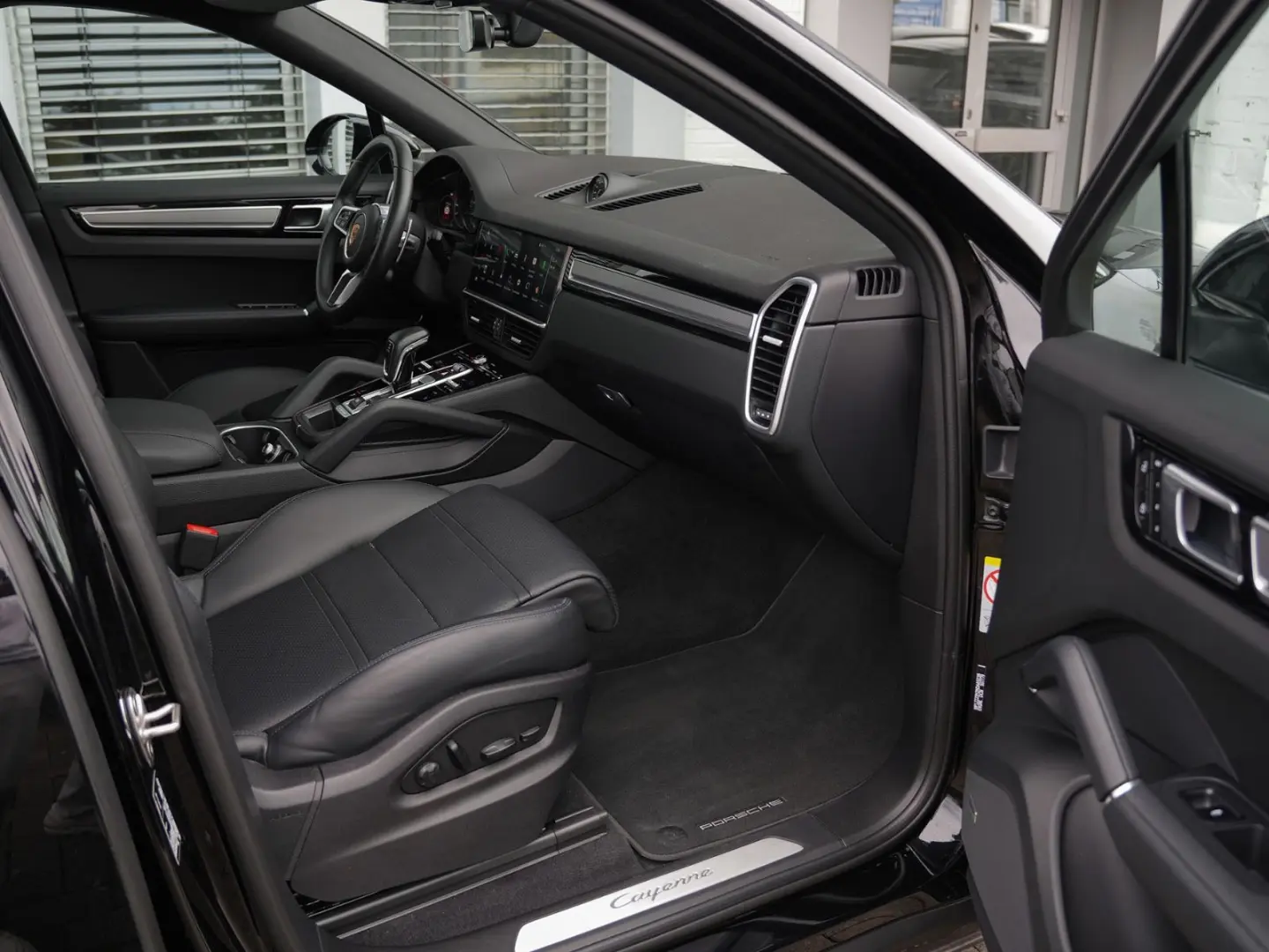 E-Hybrid Coupé  INNODRIVE-ACC-LUFTF.-PANO-BOSE