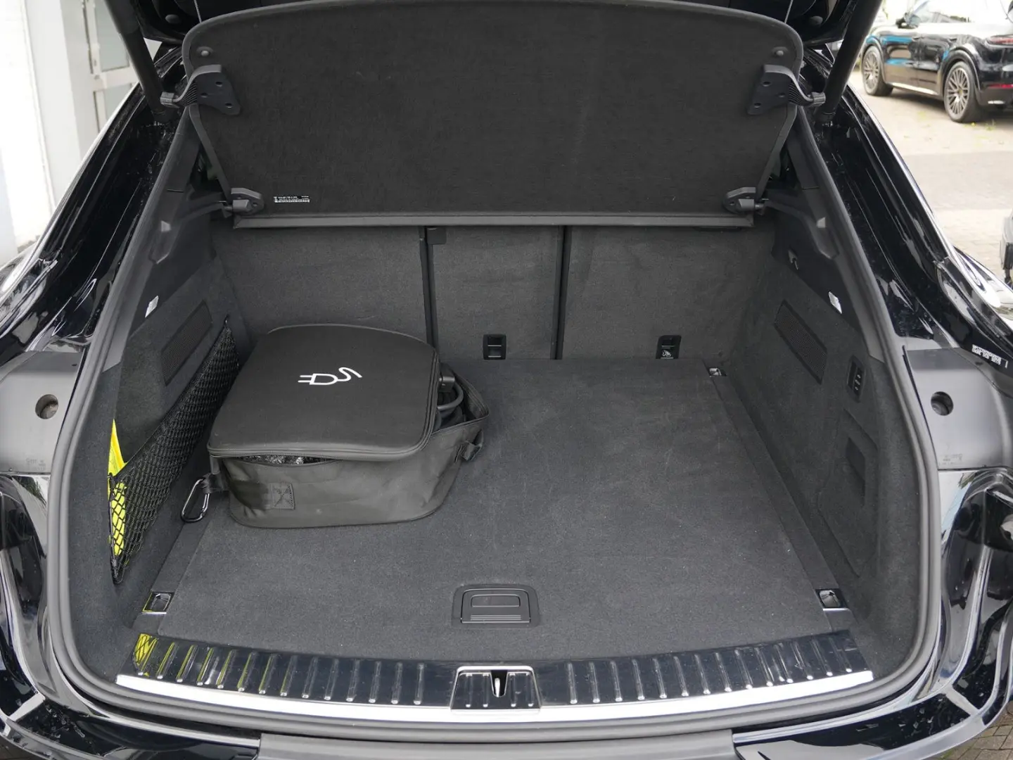 E-Hybrid Coupé  INNODRIVE-ACC-LUFTF.-PANO-BOSE