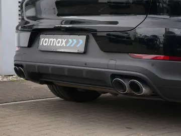 E-Hybrid Coupé  INNODRIVE-ACC-LUFTF.-PANO-BOSE