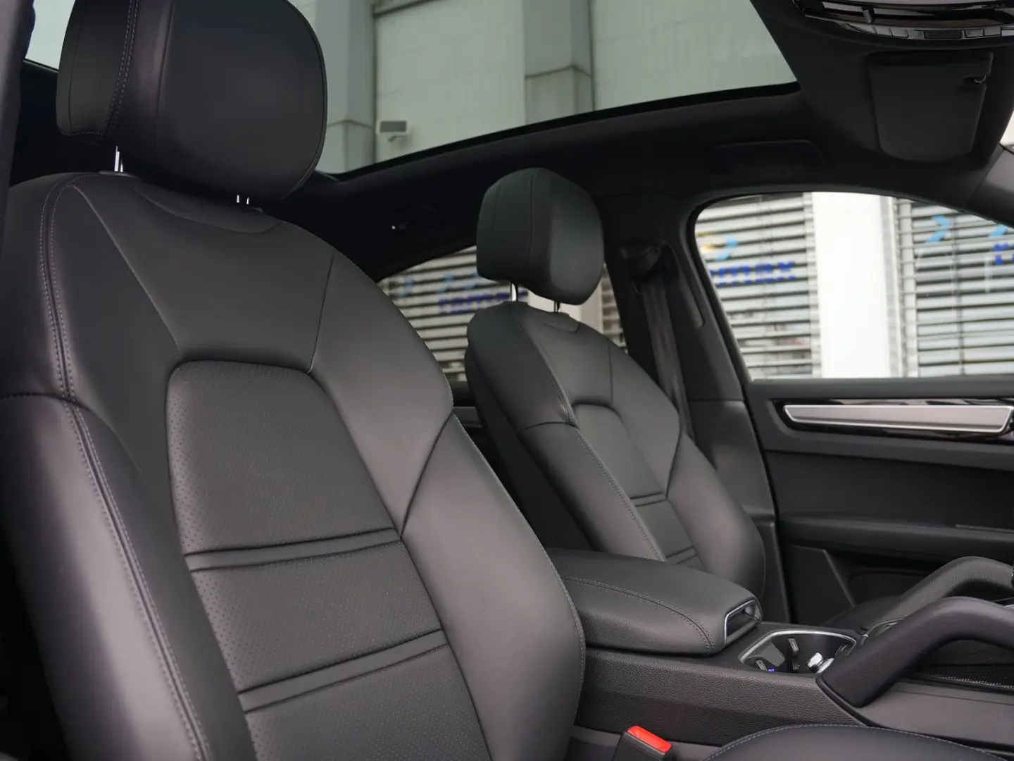 E-Hybrid Coupé  INNODRIVE-ACC-LUFTF.-PANO-BOSE