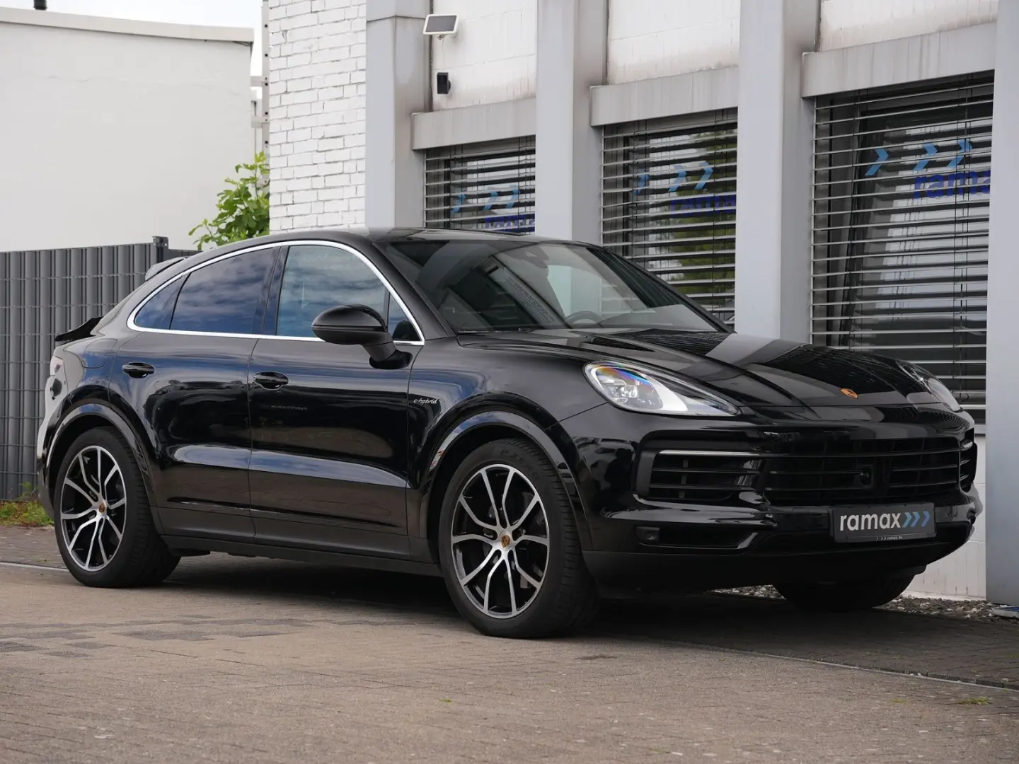 E-Hybrid Coupé  INNODRIVE-ACC-LUFTF.-PANO-BOSE