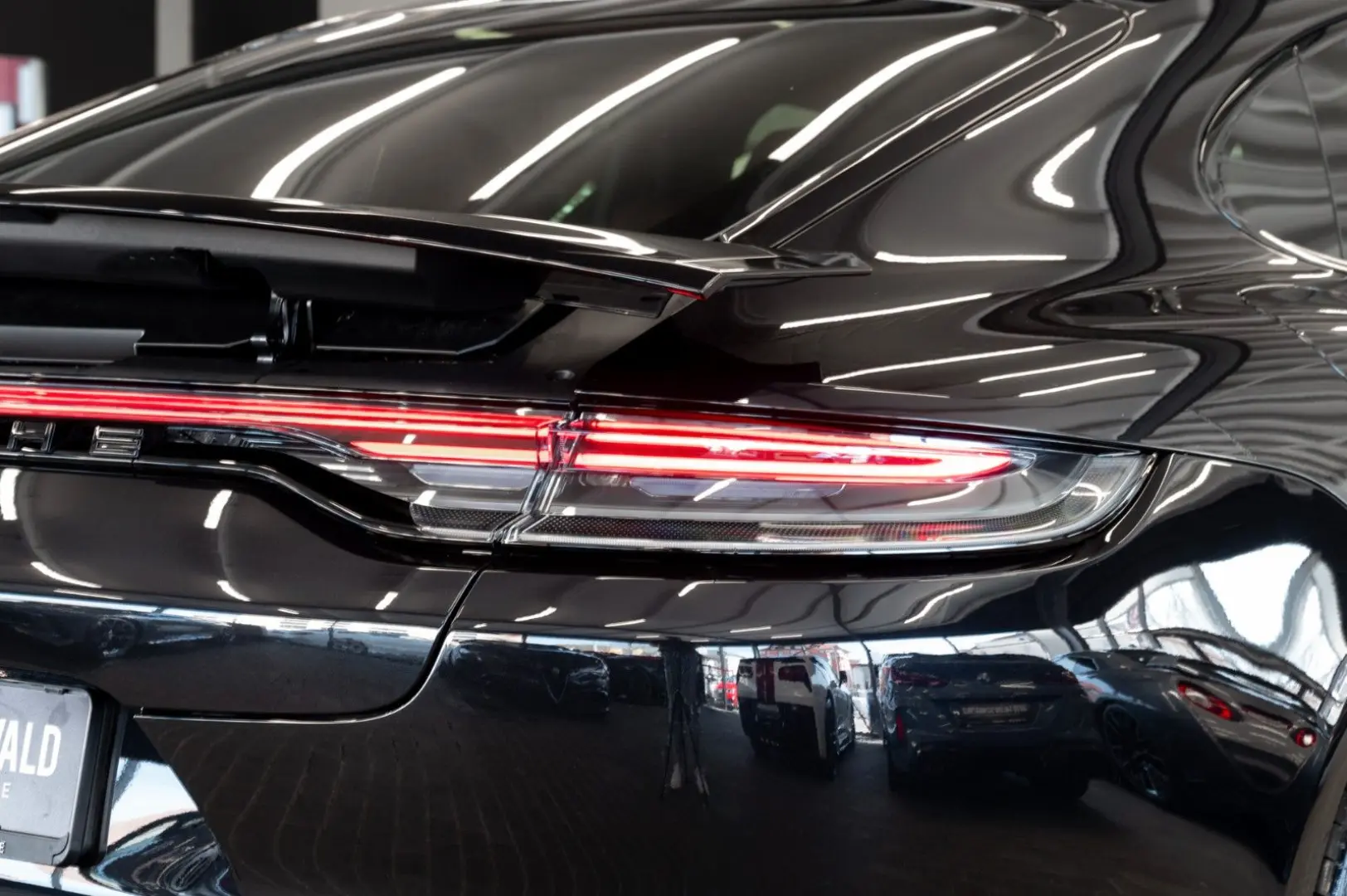 Panamera GTS|CHRONO-PAKET|SPORT-DESIGN|HEAD-UP