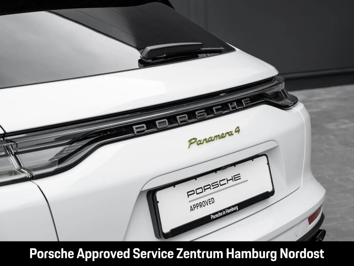 Panamera 4 E-Hybrid Sport Turismo Platinum Editi
