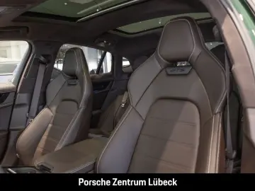 Porsche Panamera GTS British racing green Leder-Espresso