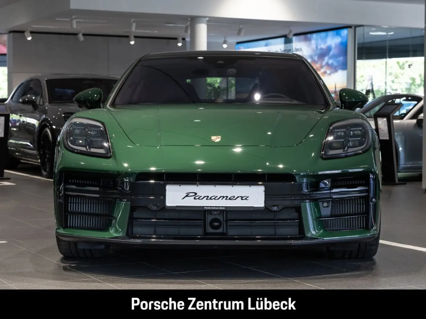 Porsche Panamera GTS British racing green Leder-Espresso