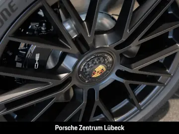 Porsche Panamera GTS British racing green Leder-Espresso