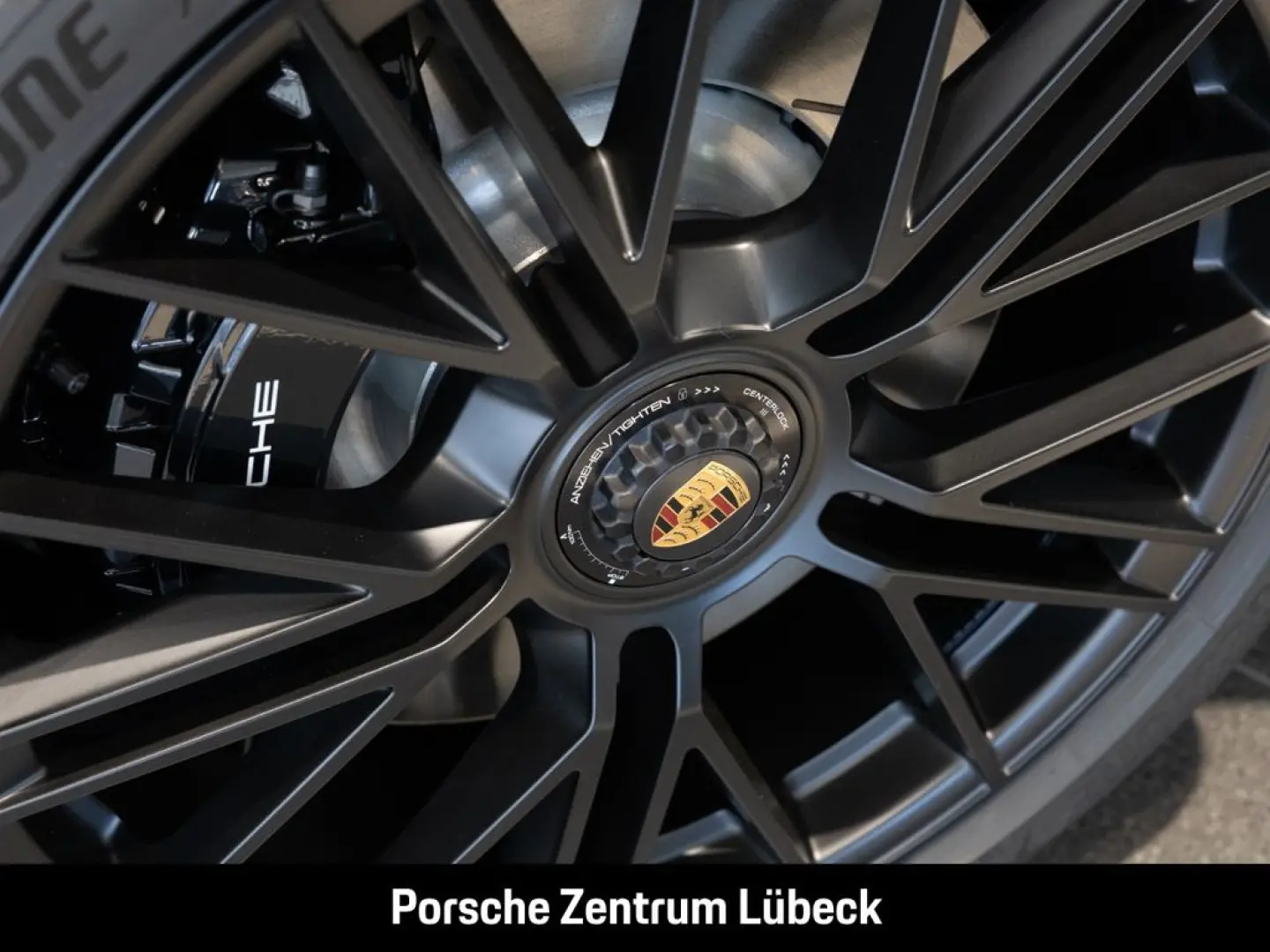 Porsche Panamera GTS British racing green Leder-Espresso