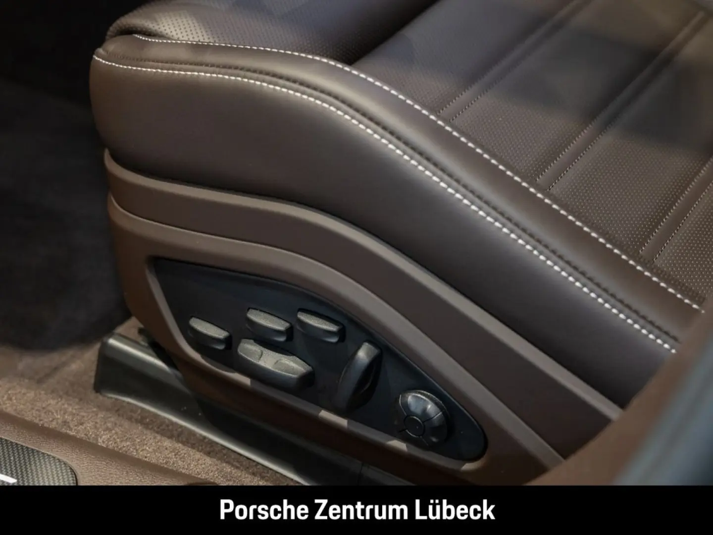 Porsche Panamera GTS British racing green Leder-Espresso