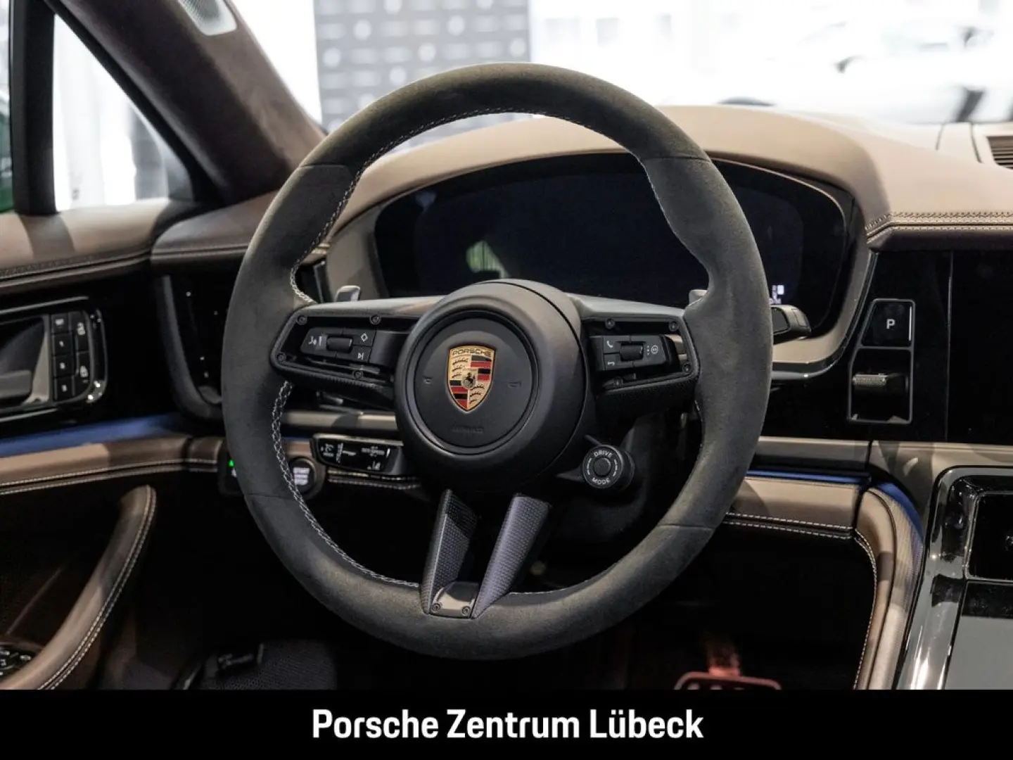 Porsche Panamera GTS British racing green Leder-Espresso