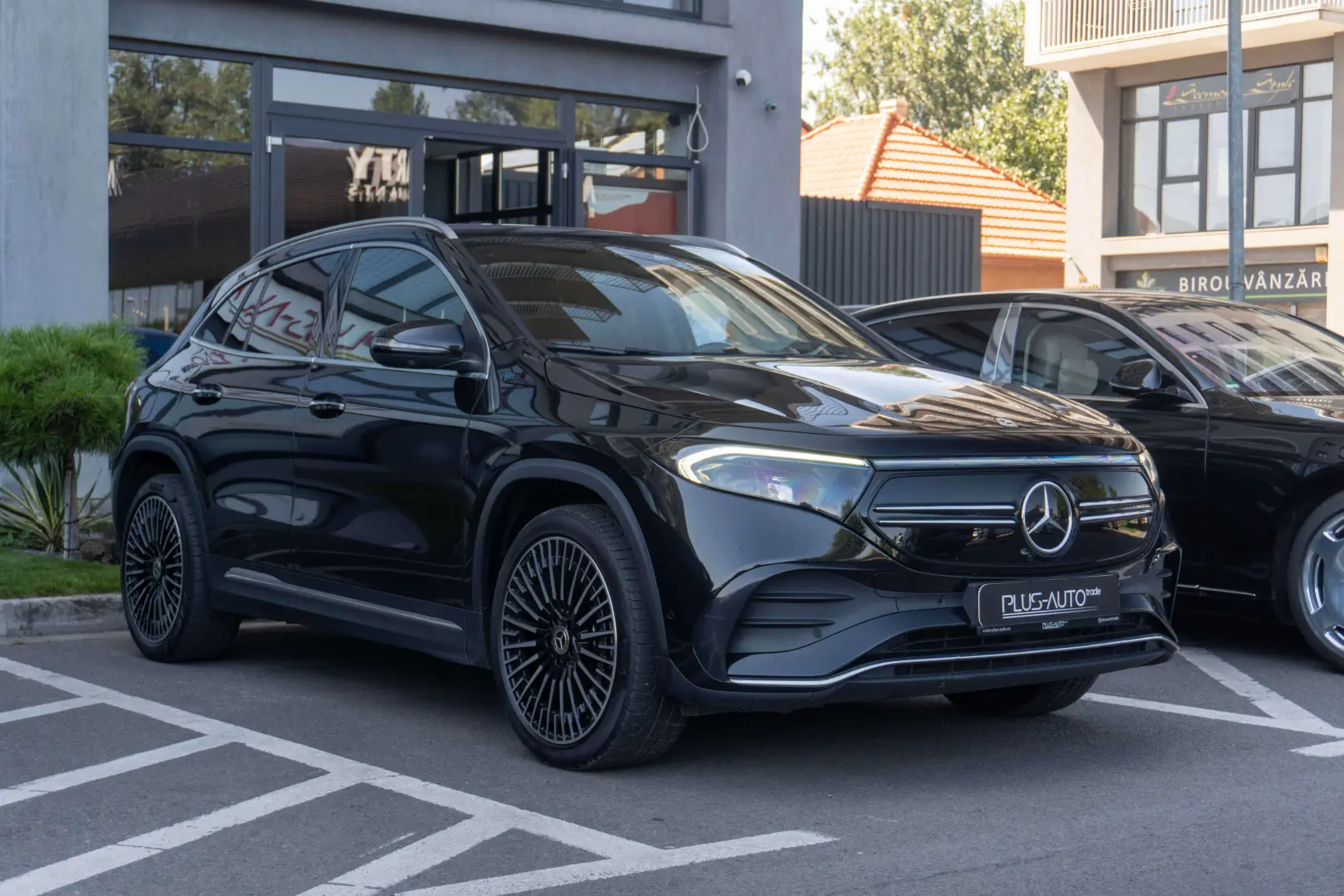 Mercedes Benz EQA 300 4Matic_2xAMG_Memory_360