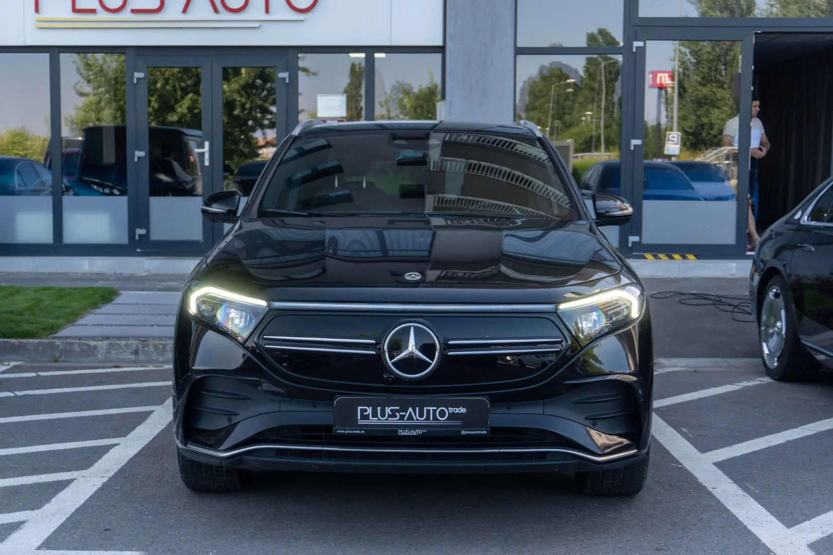 Mercedes Benz EQA 300 4Matic_2xAMG_Memory_360
