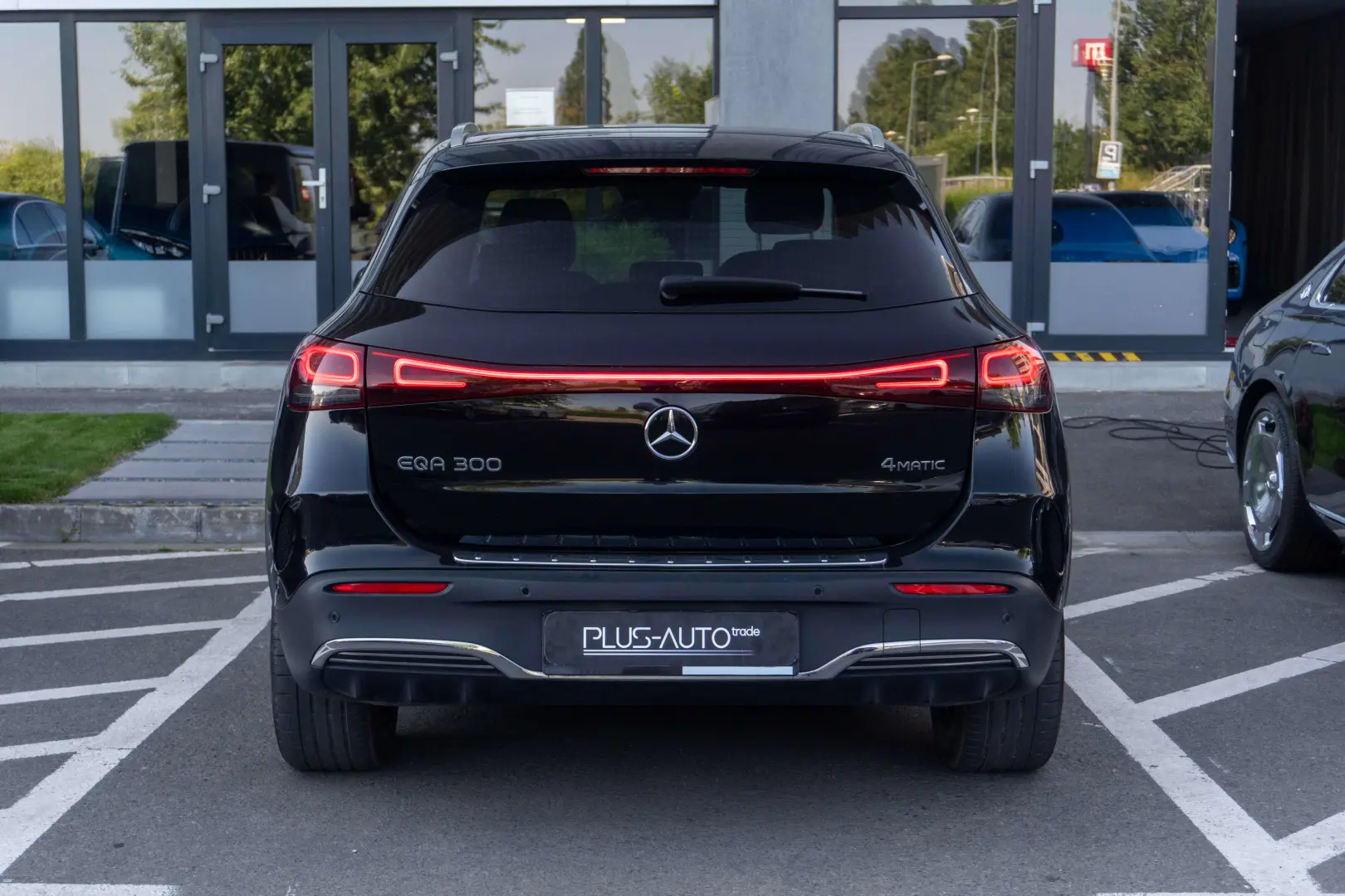 Mercedes Benz EQA 300 4Matic_2xAMG_Memory_360