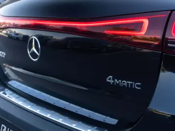 Mercedes Benz EQA 300 4Matic_2xAMG_Memory_360