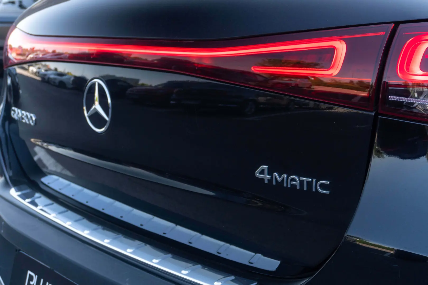 Mercedes Benz EQA 300 4Matic_2xAMG_Memory_360