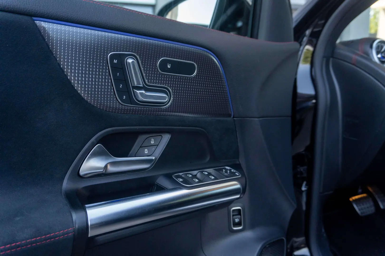 Mercedes Benz EQA 300 4Matic_2xAMG_Memory_360