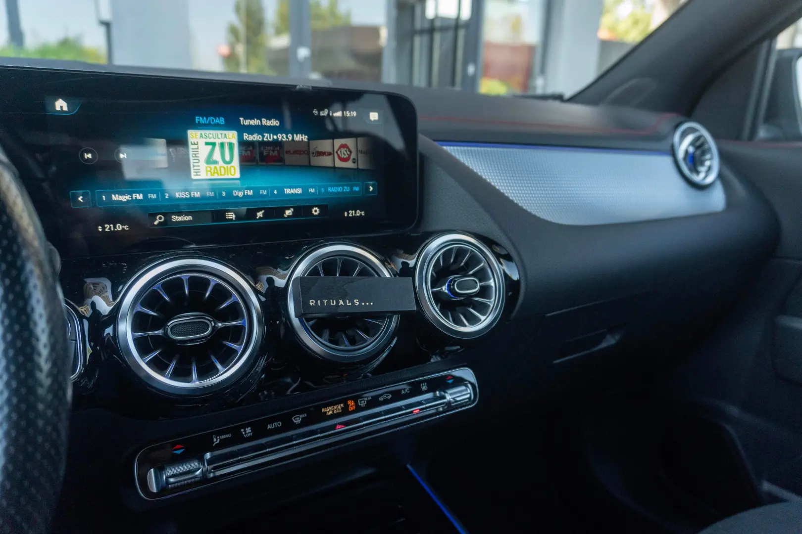 Mercedes Benz EQA 300 4Matic_2xAMG_Memory_360