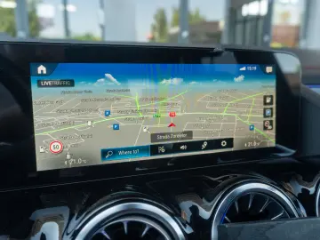 Mercedes Benz EQA 300 4Matic_2xAMG_Memory_360