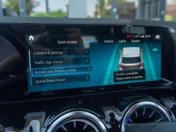 Mercedes Benz EQA 300 4Matic_2xAMG_Memory_360