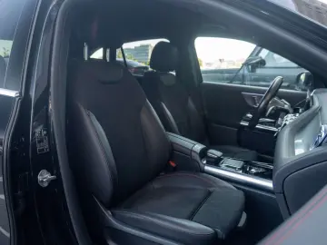 Mercedes Benz EQA 300 4Matic_2xAMG_Memory_360