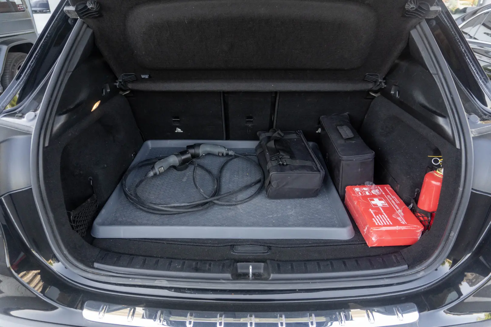 Mercedes Benz EQA 300 4Matic_2xAMG_Memory_360