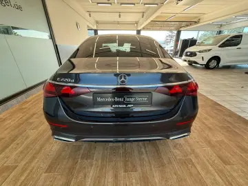 E 220 d AMG +DIGITAL-LIGHT+NAVI+AHK+DISTRONIC+