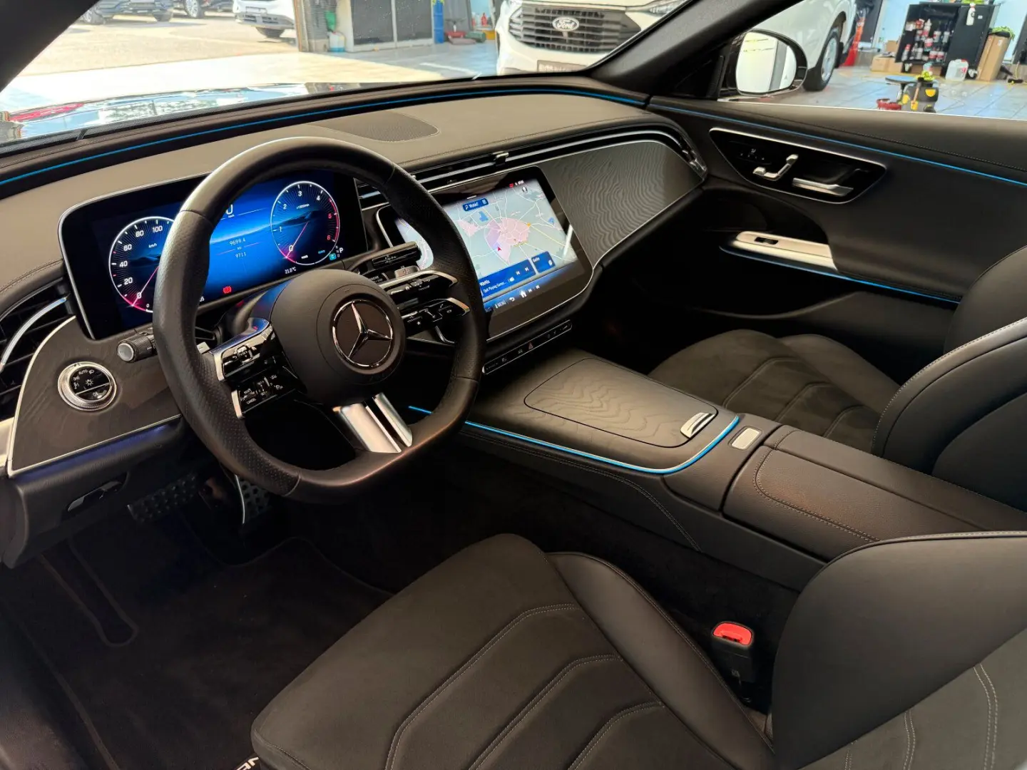 E 220 d AMG +DIGITAL-LIGHT+NAVI+AHK+DISTRONIC+
