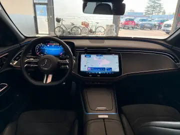 E 220 d AMG +DIGITAL-LIGHT+NAVI+AHK+DISTRONIC+