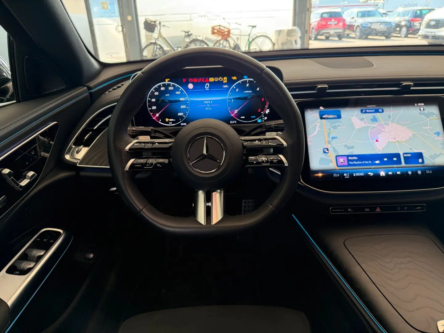 E 220 d AMG +DIGITAL-LIGHT+NAVI+AHK+DISTRONIC+
