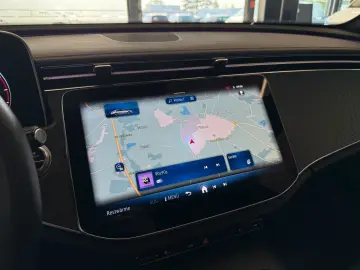 E 220 d AMG +DIGITAL-LIGHT+NAVI+AHK+DISTRONIC+