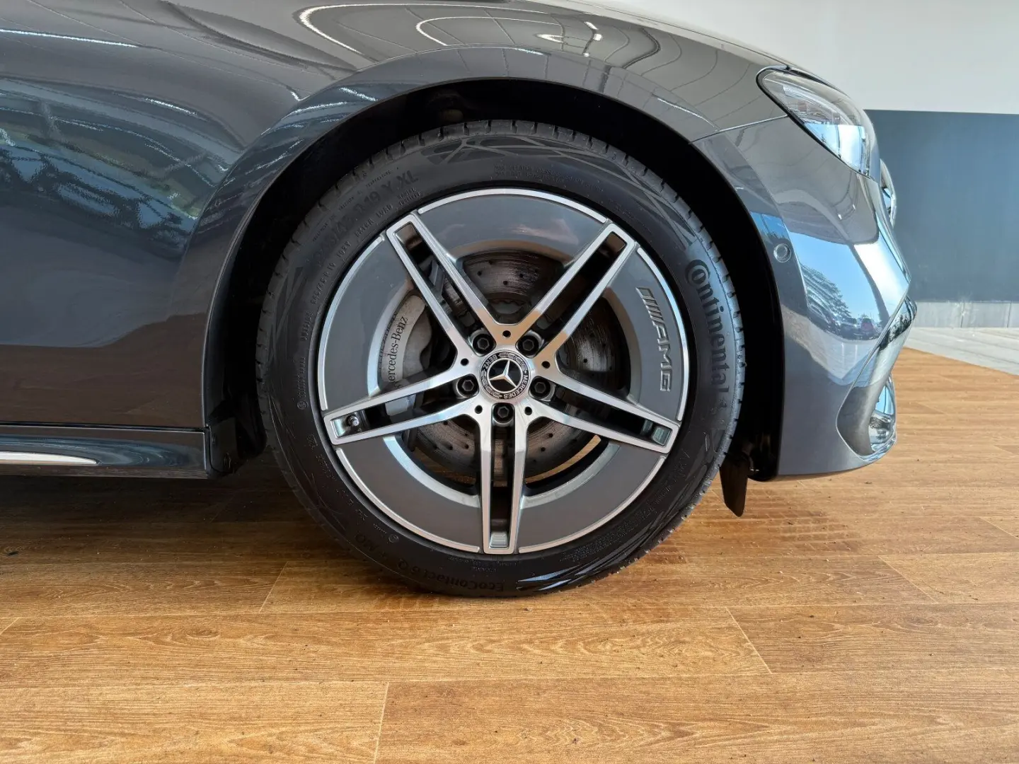 E 220 d AMG +DIGITAL-LIGHT+NAVI+AHK+DISTRONIC+