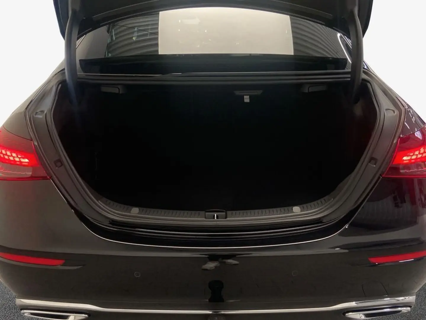 E 200 Avantgarde/AirBody Fahrwerk/MBUX High/AHK