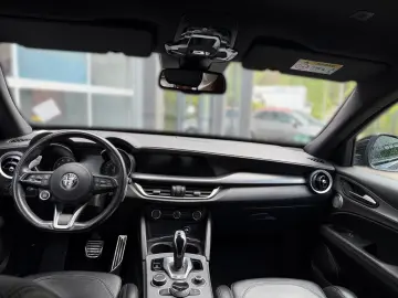 Stelvio Veloce Q4