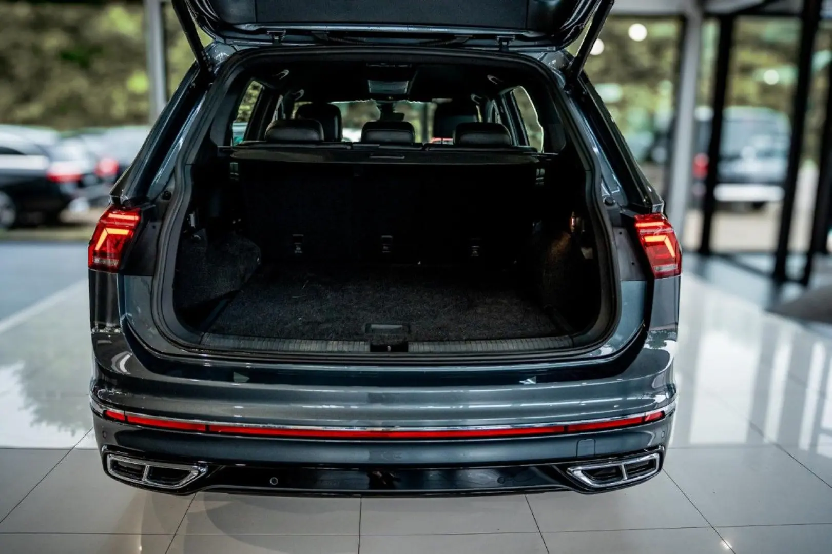 Tiguan Allspace 2.0 TSI DSG R-Line NAVI 4Mo. LED