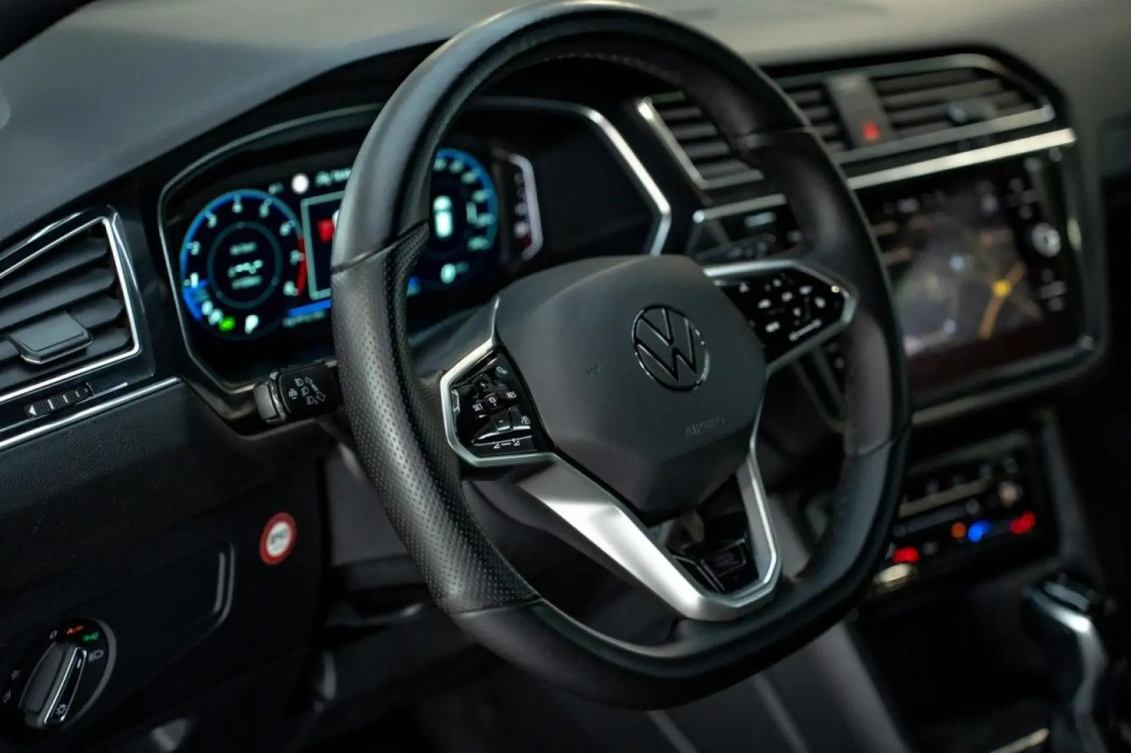Tiguan Allspace 2.0 TSI DSG R-Line NAVI 4Mo. LED