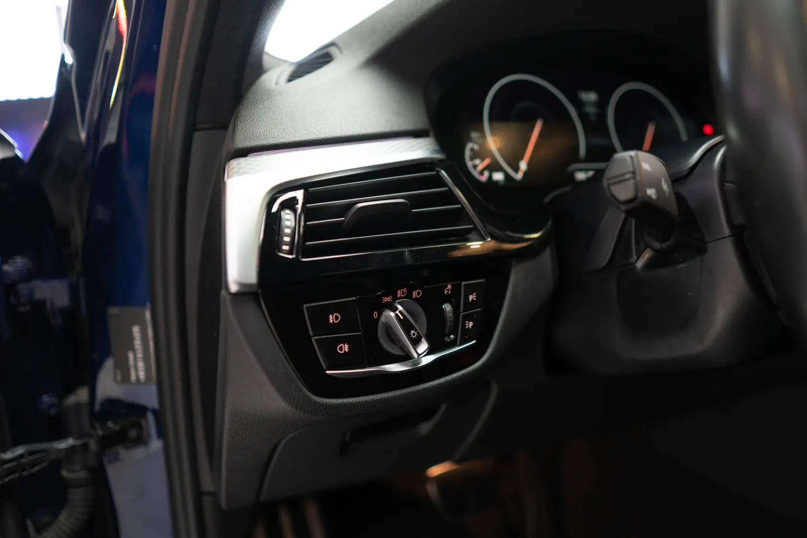BMW Seria 5 520d xDrive AT M Sport Head-up Led