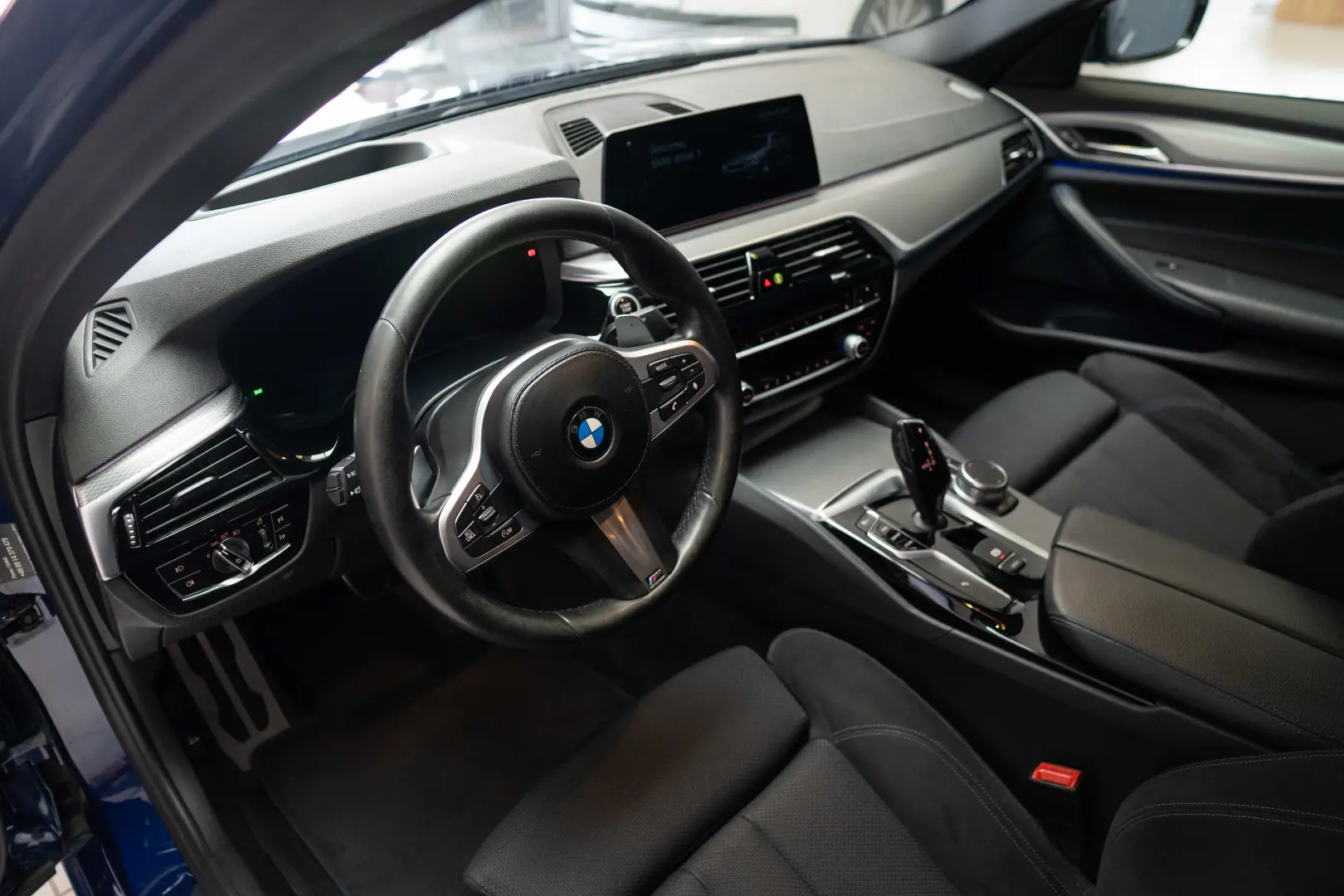 BMW Seria 5 520d xDrive AT M Sport Head-up Led