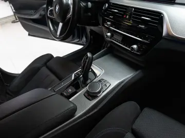 BMW Seria 5 520d xDrive AT M Sport Head-up Led