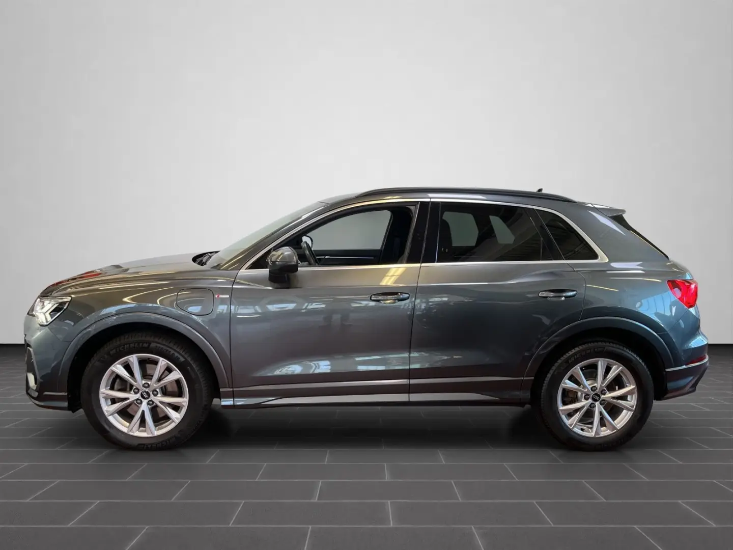 Q3 45 TFSI e S line S tronic Mtrx.Navi,Sportsitz