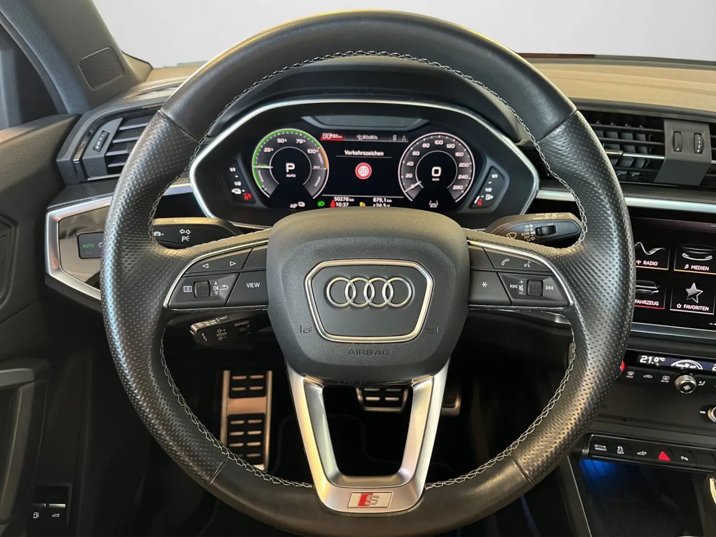 Q3 45 TFSI e S line S tronic Mtrx.Navi,Sportsitz