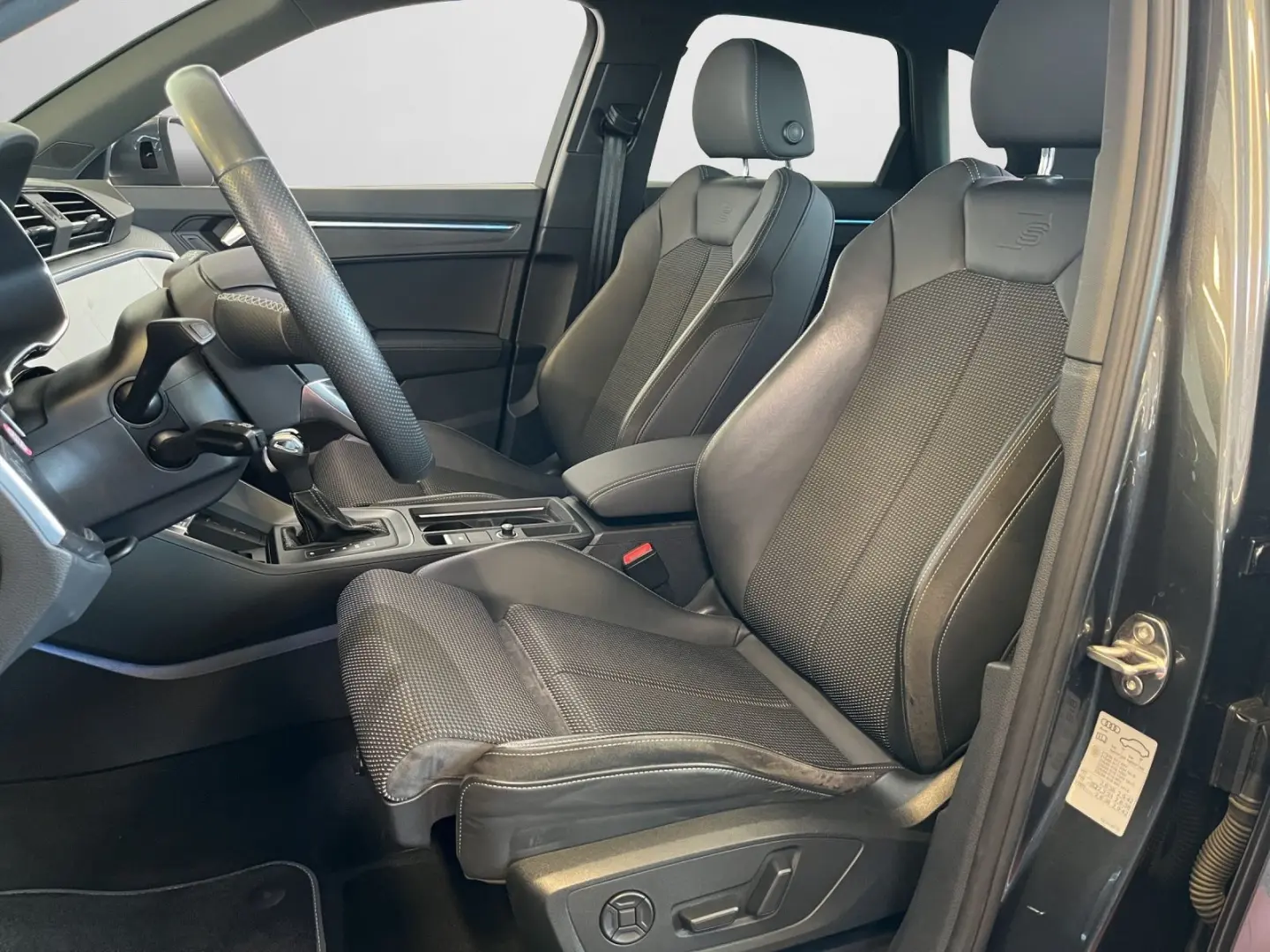 Q3 45 TFSI e S line S tronic Mtrx.Navi,Sportsitz