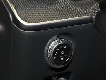 C 220 d AMG Sport Advanced AHK Distr. LED Navi K