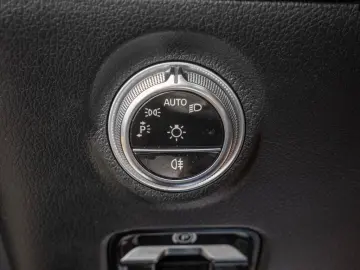 C 220 d AMG Sport Advanced AHK Distr. LED Navi K