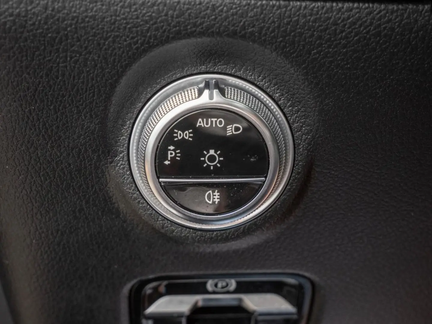 C 220 d AMG Sport Advanced AHK Distr. LED Navi K