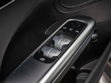 C 220 d AMG Sport Advanced AHK Distr. LED Navi K