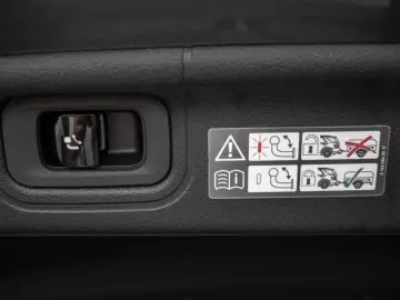 C 220 d AMG Sport Advanced AHK Distr. LED Navi K